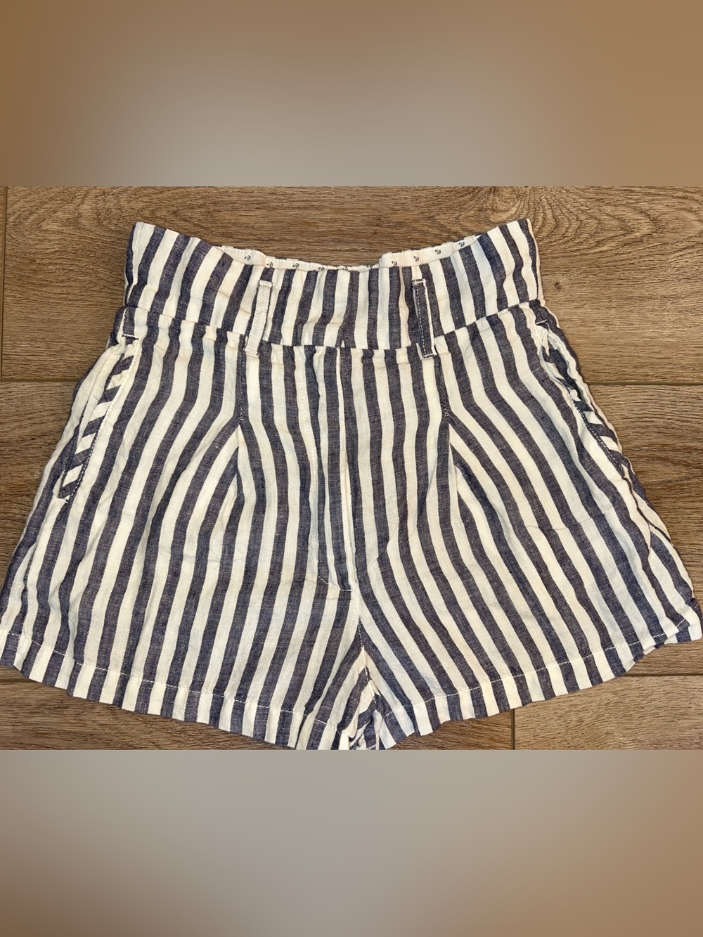 Cynthia Rowley Navy and White Vertical Stripe Shorts 100% Linen High Waisted